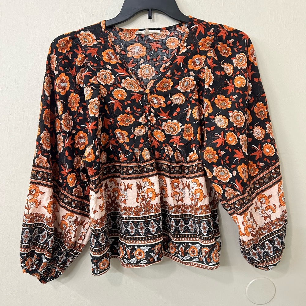 Solitaire Floral Boho Blouse Black and Orange Puff Long Sleeves Sz M